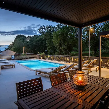 Traumhaftes Nur 100 Meter Zum Mit Jacuzzi, Meerblick, Salzwasserpool Appartamento *
