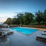 Traumhaftes Nur 100 Meter Zum Mit Jacuzzi, Meerblick, Salzwasserpool Daire Funtana