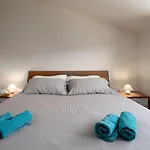 Traumhaftes Nur 100 Meter Zum Mit Jacuzzi, Meerblick, Salzwasserpool Daire