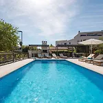 Traumhaftes Nur 100 Meter Zum Mit Jacuzzi, Meerblick, Salzwasserpool Daire Funtana