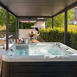 Traumhaftes Nur 100 Meter Zum Mit Jacuzzi, Meerblick, Salzwasserpool * Funtana
