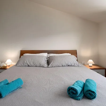 Traumhaftes Nur 100 Meter Zum Mit Jacuzzi, Meerblick, Salzwasserpool Apartment