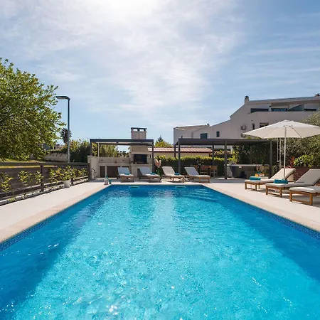 Traumhaftes Nur 100 Meter Zum Mit Jacuzzi, Meerblick, Salzwasserpool Apartment Funtana
