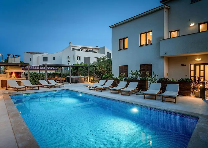 Apartament Traumhaftes Nur 100 Meter Zum Mit Jacuzzi, Meerblick, Salzwasserpool *