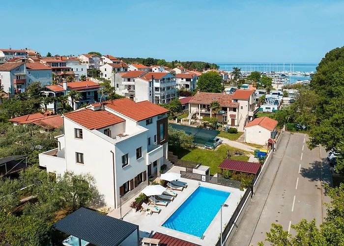 Apartament Traumhaftes Nur 100 Meter Zum Mit Jacuzzi, Meerblick, Salzwasserpool Funtana