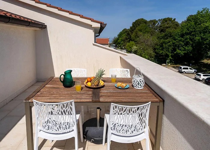 Apartament Traumhaftes Nur 100 Meter Zum Mit Jacuzzi, Meerblick, Salzwasserpool
