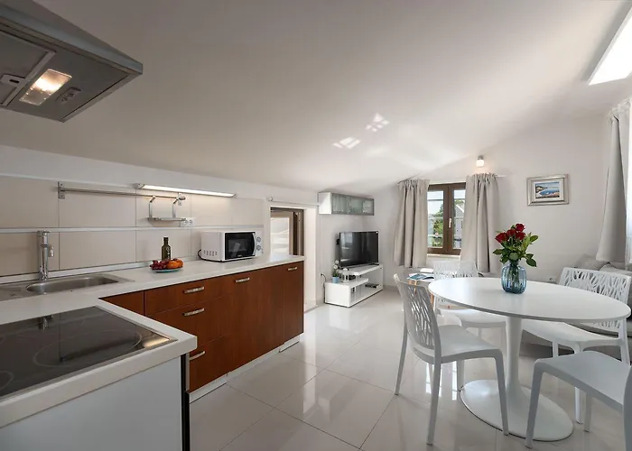 Traumhaftes Nur 100 Meter Zum Mit Jacuzzi, Meerblick, Salzwasserpool Apartament